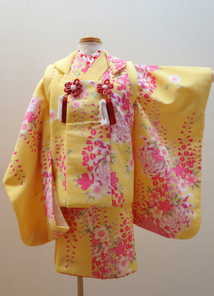 被布：イエロー藤の花
